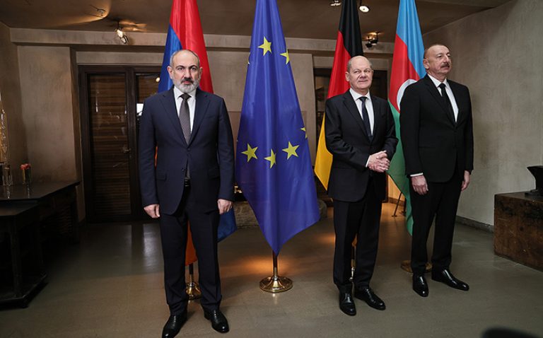 Armenian, Azerbaijani Leaders Meet with Germany’s Scholz, Pledge ‘To Resolve Open Issues’ • MassisPost